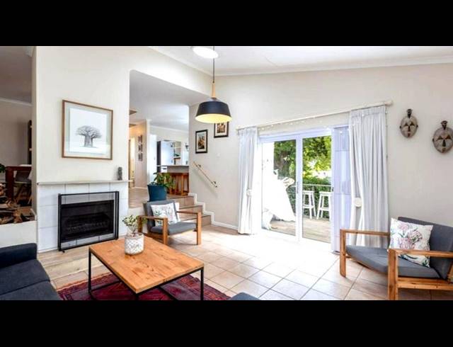 3 BEDROOM TOWNHOUSE FOR SALE IN HOUT BAY CENTRAL